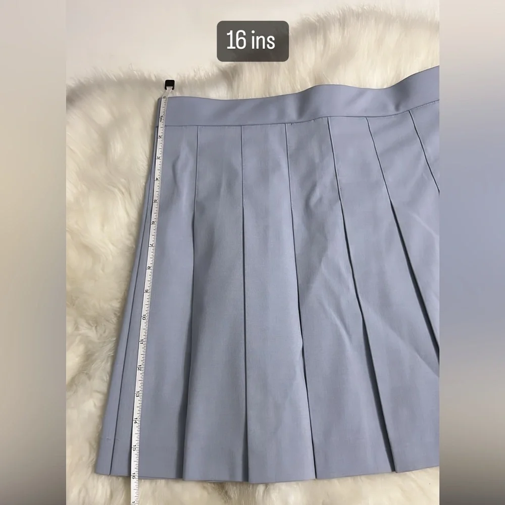 UNIQLO Pleated Skirt - Picture 5 of 6
